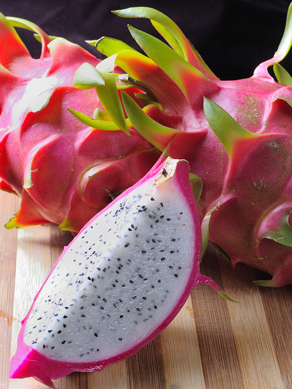 Details about   2 White Dragon Fruit Pitaya Cactus Fresh Cut Live Plant Ready To Plant No Root